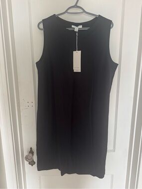Kit and Ace Black Sleeveless Shift Dress With Pockets